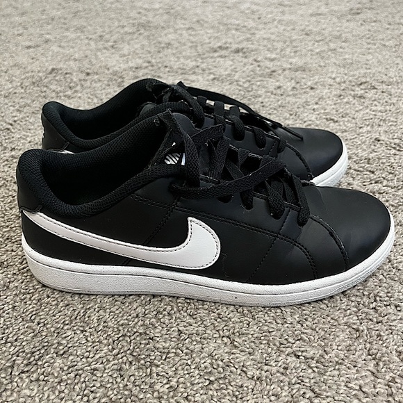 NWOT NikeCourt Vision Low Women’s black and white sneakers🖤🤍 - Picture 2 of 4